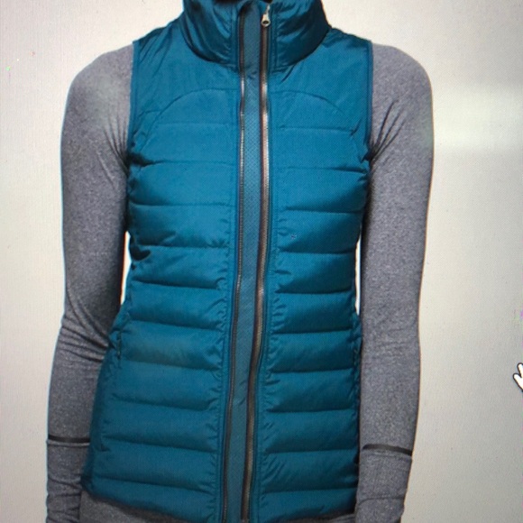 lululemon athletica Jackets & Blazers - Lululemon Fluffed Up Vest sz 8